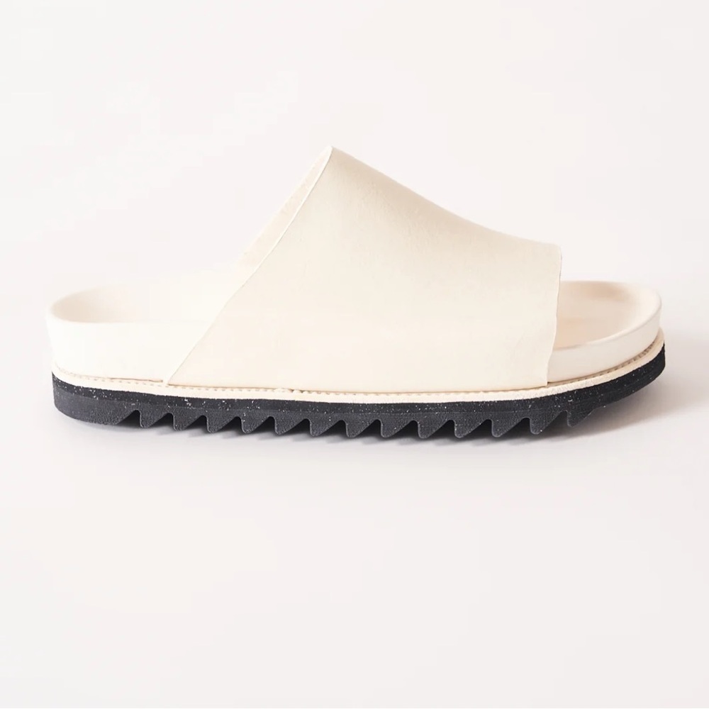 GUIDI
TREADED SOLE SANDALS - Picture 9 of 9